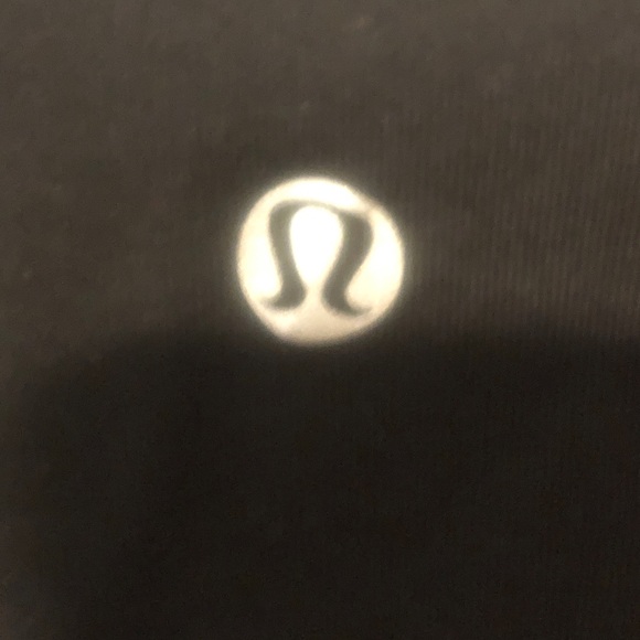 LULULEMON - EUC Shelf Bra Tank (12) - Picture 9 of 10